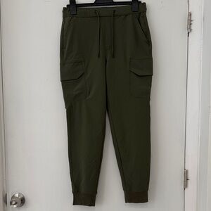 Army Green Cargo Joggers Goodfellow & Co LIKE NEW Condition

.